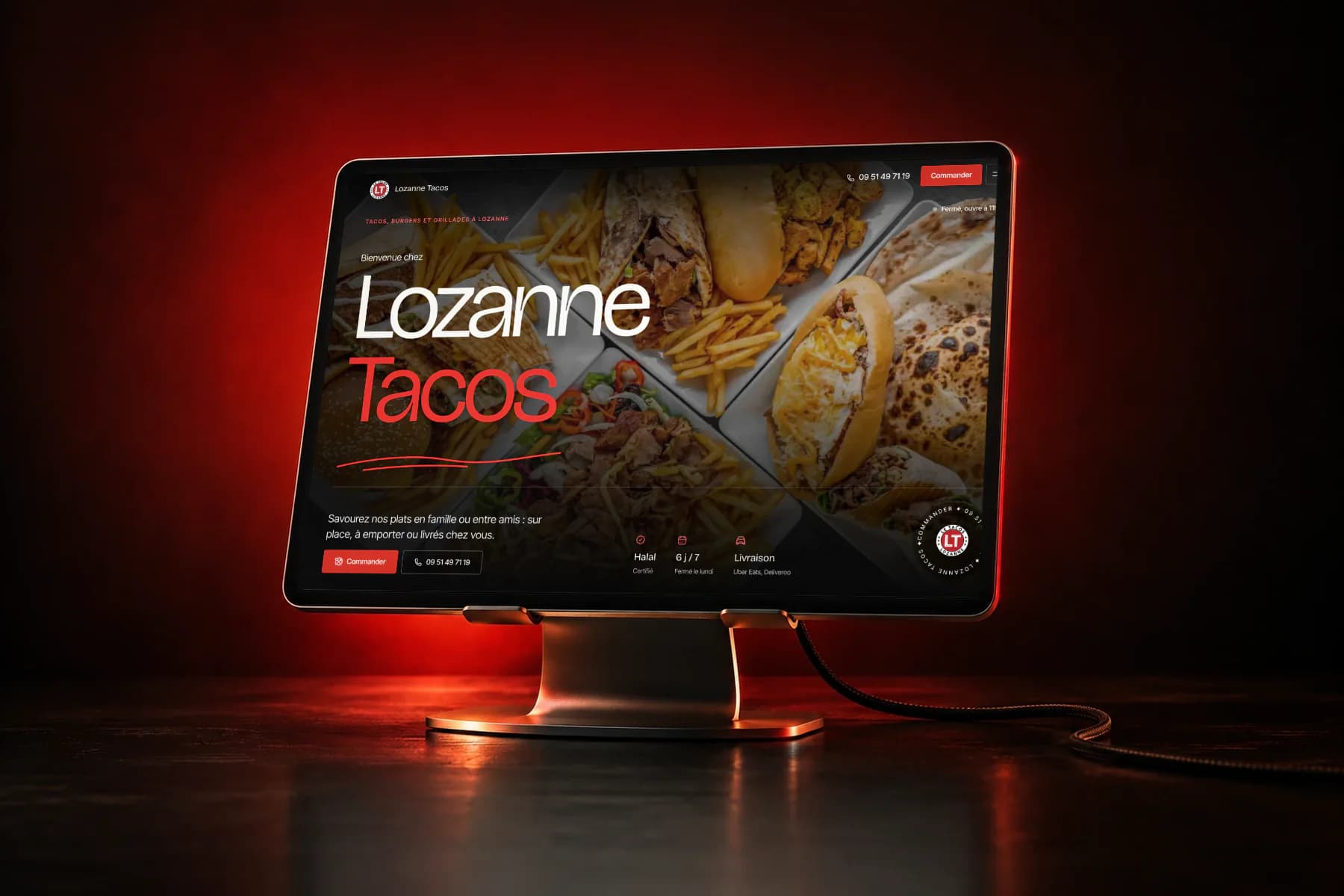 Staged scene: the Le Tacos de Lozanne site on a tablet, its name, “Commander” button and phone number visible at a glance.