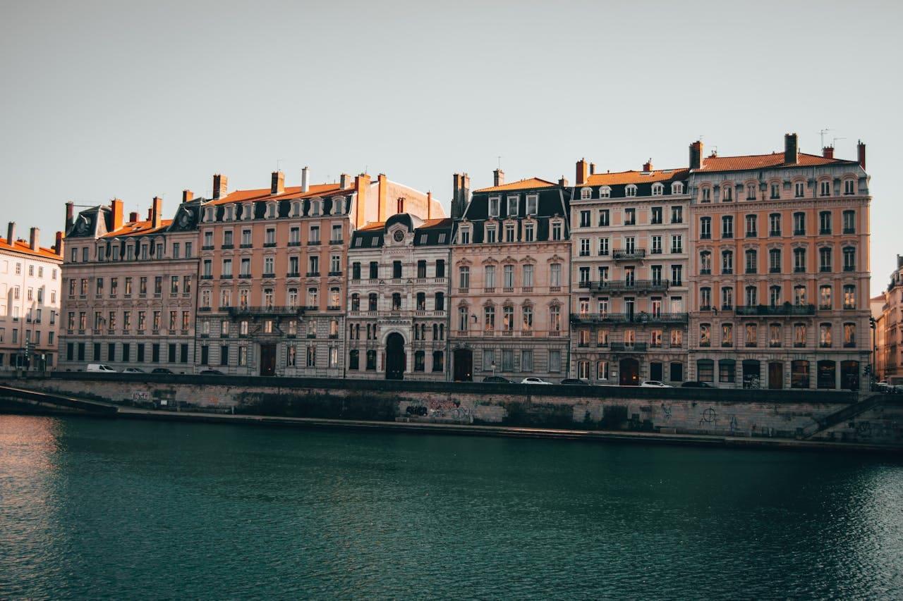 Comment choisir son agence web à Lyon : 7 critères essentiels